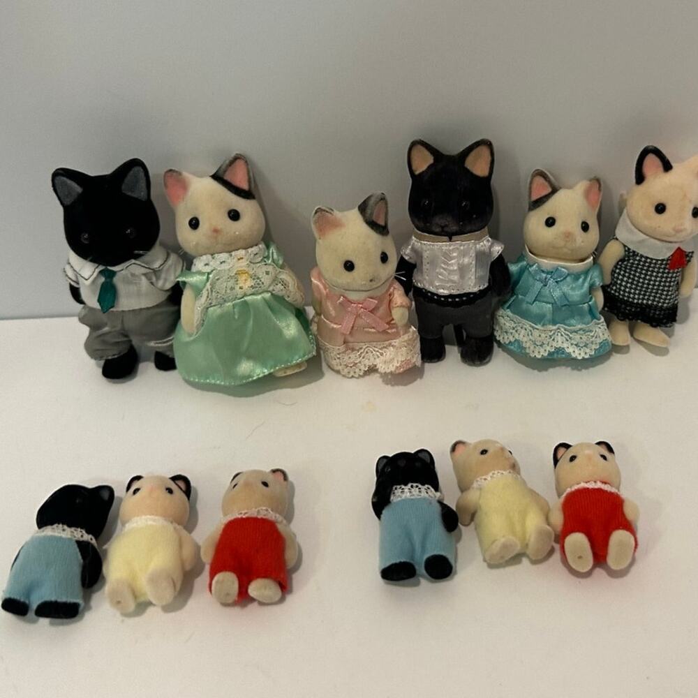 Calico Critters Tuxedo Cat Family extras 2 sets triplets played with condition